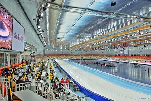 A estrutura oval que irá sediar as belas disputas da patinação de velocidade terá paredes as mais transparentes possíveis / Foto: Divulgação Sochi 2014